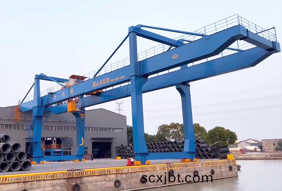 産品炤(zhao)片-門式起重機.jpg